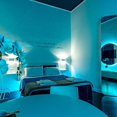 Skyhouse Duomo Bed & Breakfast เนเปิลส์ ภายนอก รูปภาพ