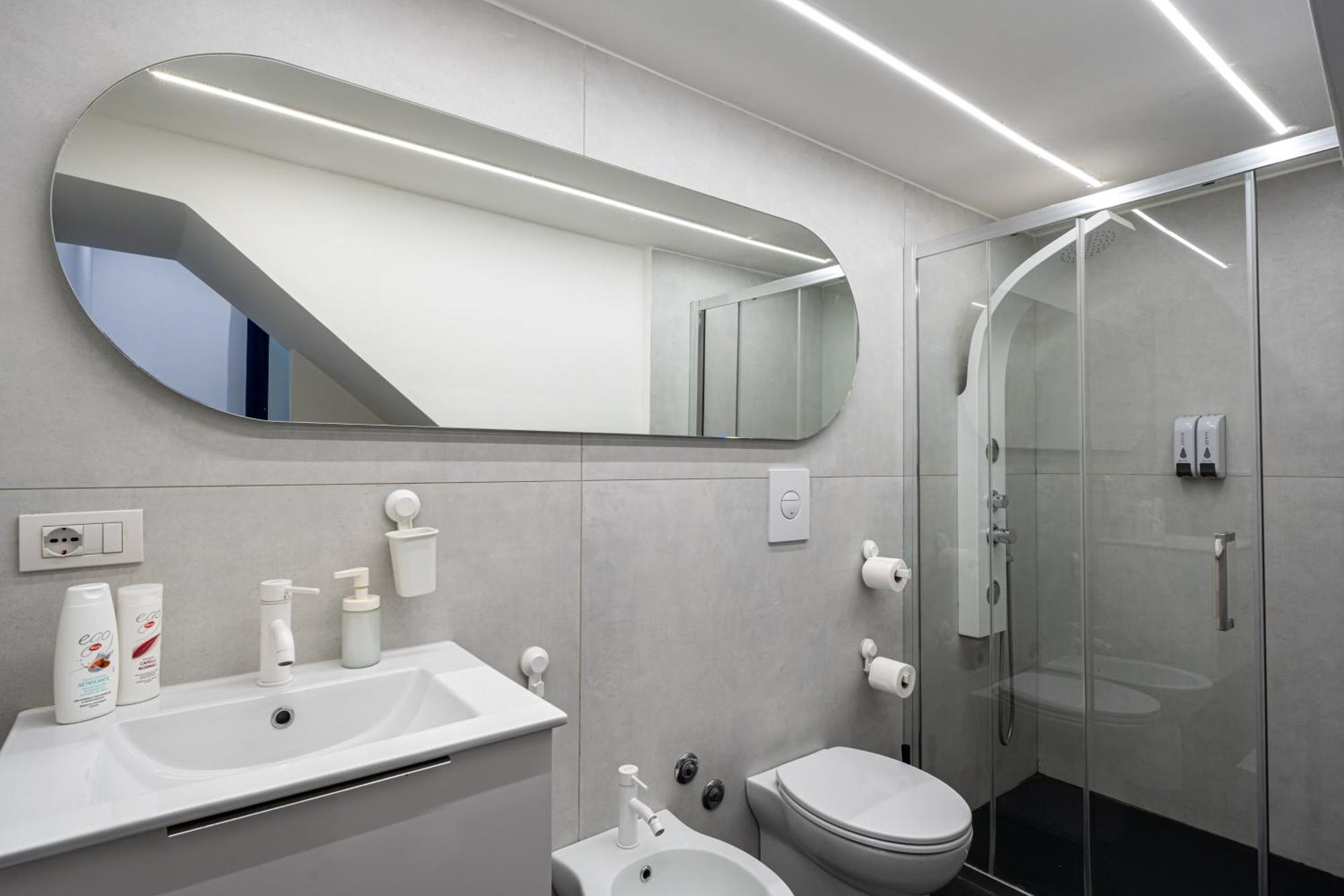 Skyhouse Duomo Bed & Breakfast เนเปิลส์ ภายนอก รูปภาพ