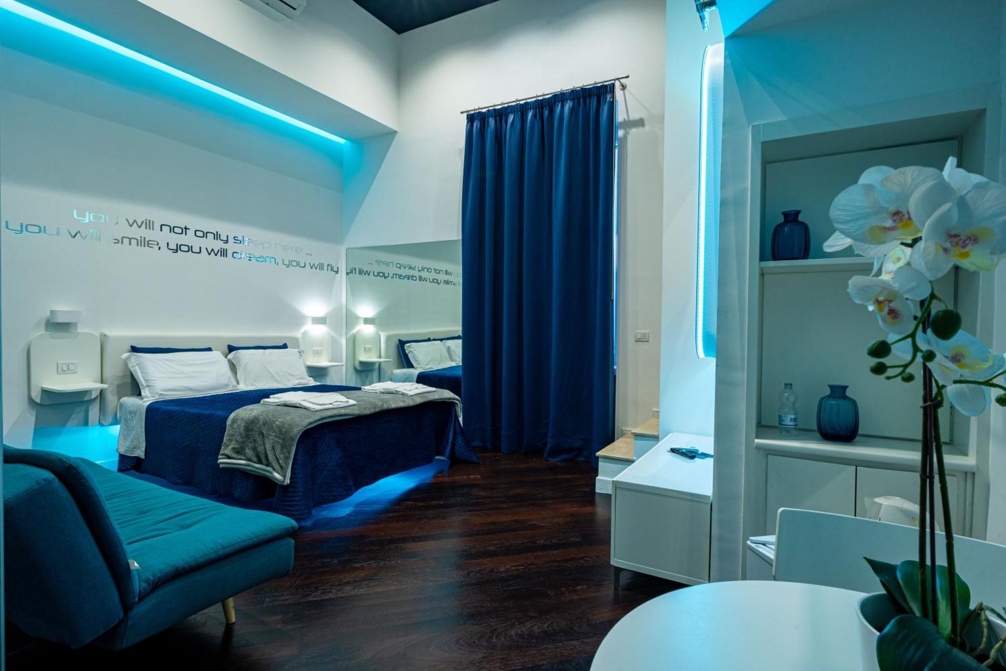 Skyhouse Duomo Bed & Breakfast เนเปิลส์ ภายนอก รูปภาพ