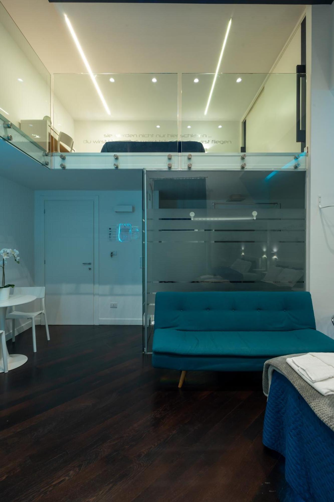 Skyhouse Duomo Bed & Breakfast เนเปิลส์ ภายนอก รูปภาพ