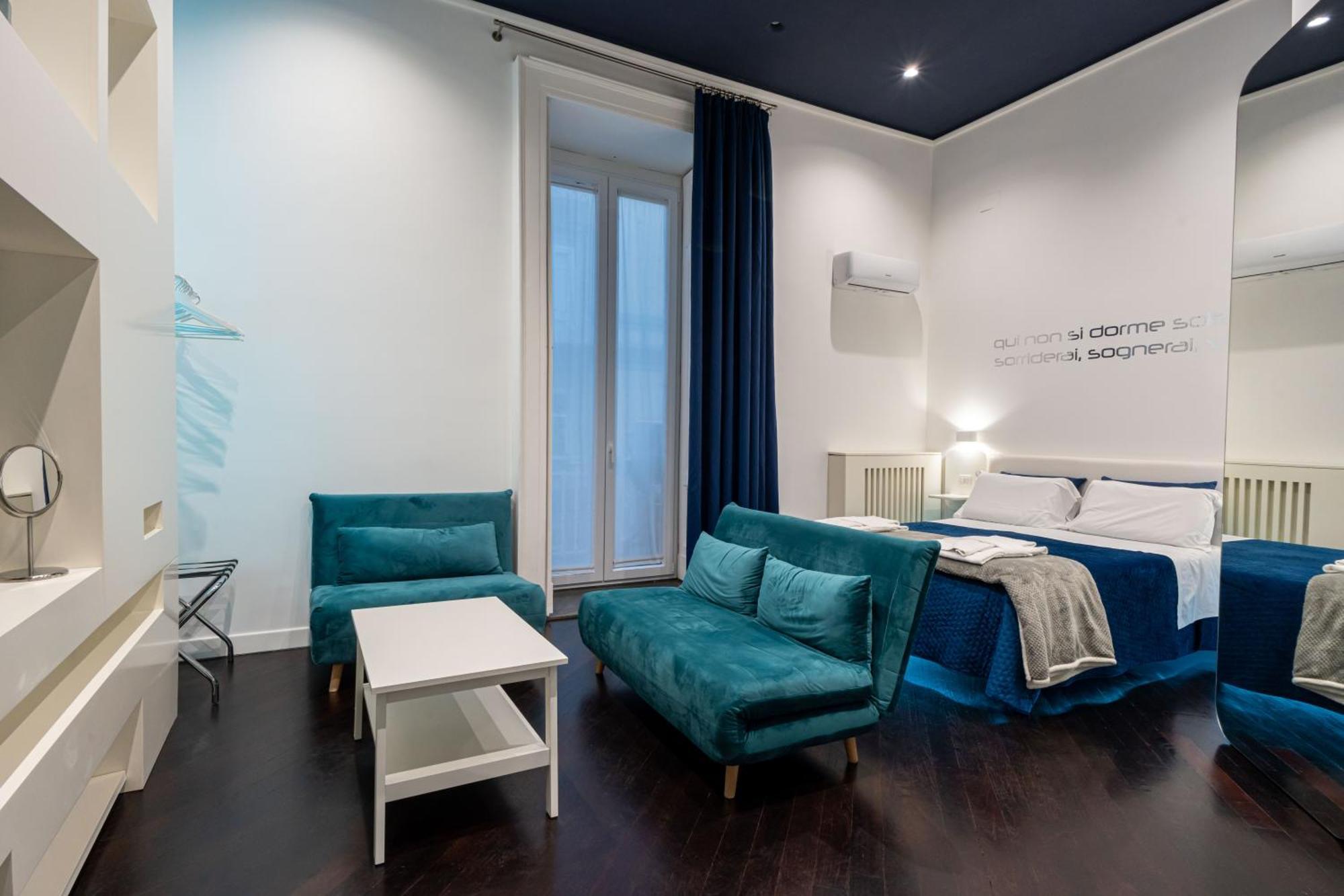 Skyhouse Duomo Bed & Breakfast เนเปิลส์ ภายนอก รูปภาพ