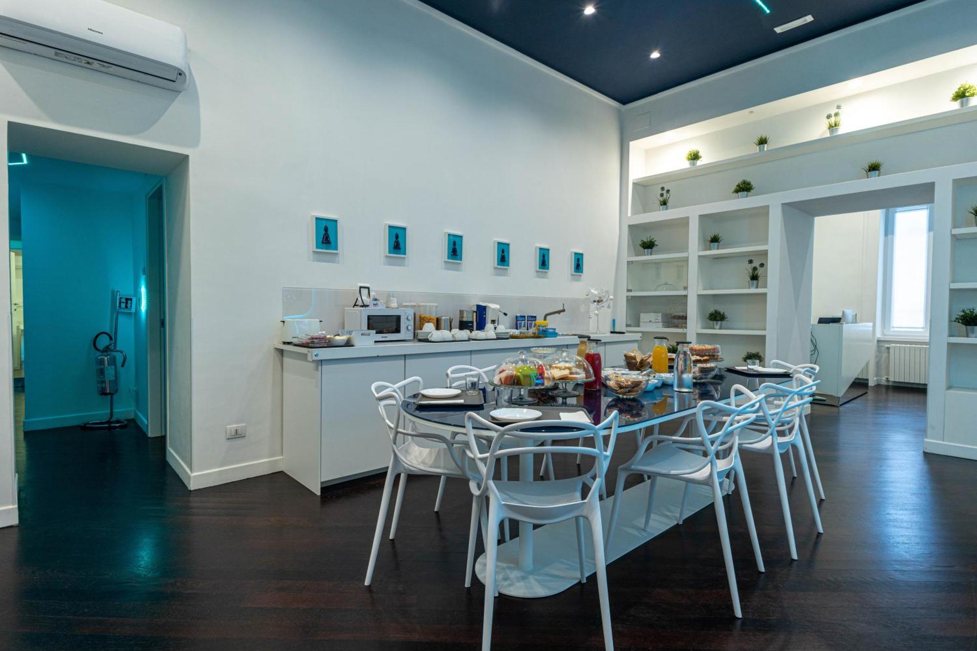 Skyhouse Duomo Bed & Breakfast เนเปิลส์ ภายนอก รูปภาพ