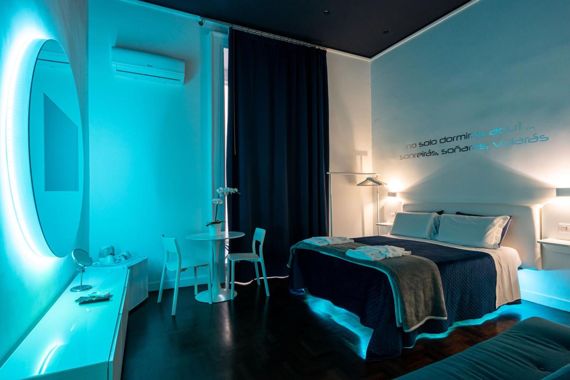 Skyhouse Duomo Bed & Breakfast เนเปิลส์ ภายนอก รูปภาพ