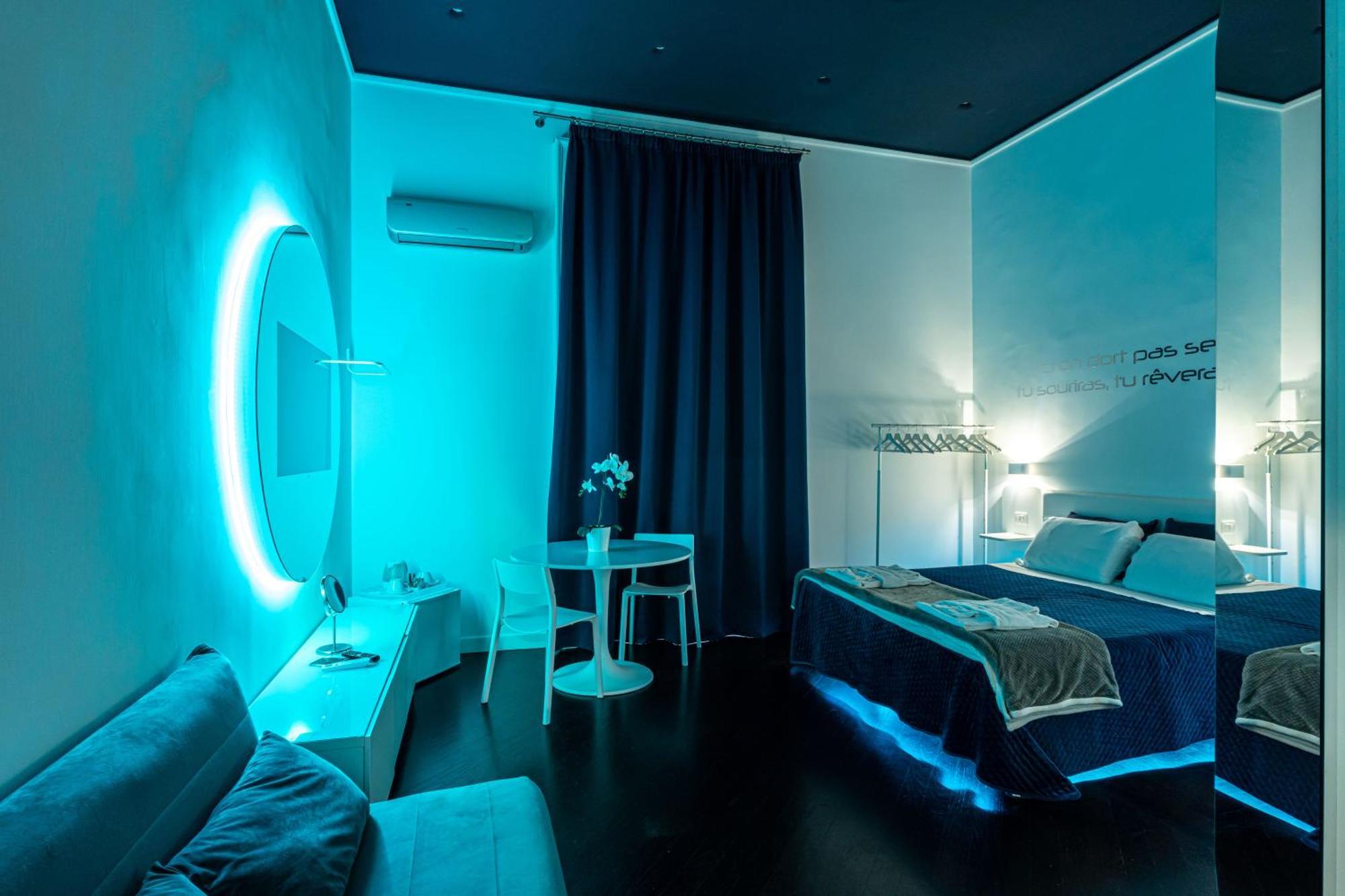Skyhouse Duomo Bed & Breakfast เนเปิลส์ ภายนอก รูปภาพ