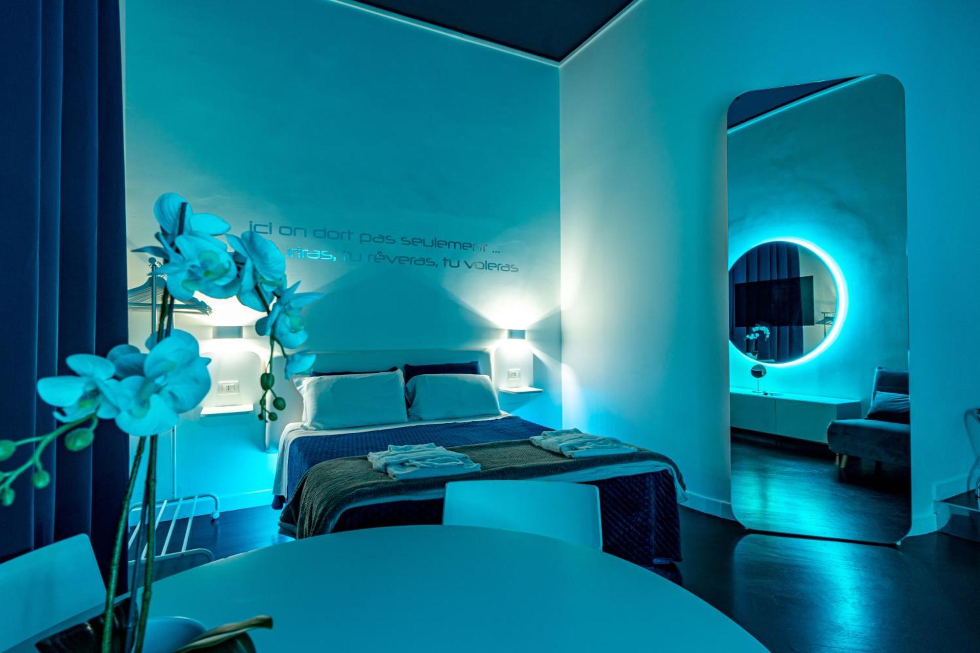 Skyhouse Duomo Bed & Breakfast เนเปิลส์ ภายนอก รูปภาพ